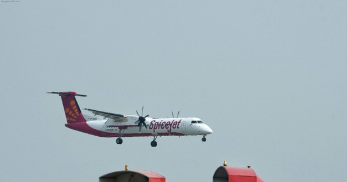 Indian carrier SpiceJet replacement aircraft arrives in Karachi to take passengers to Dubai
